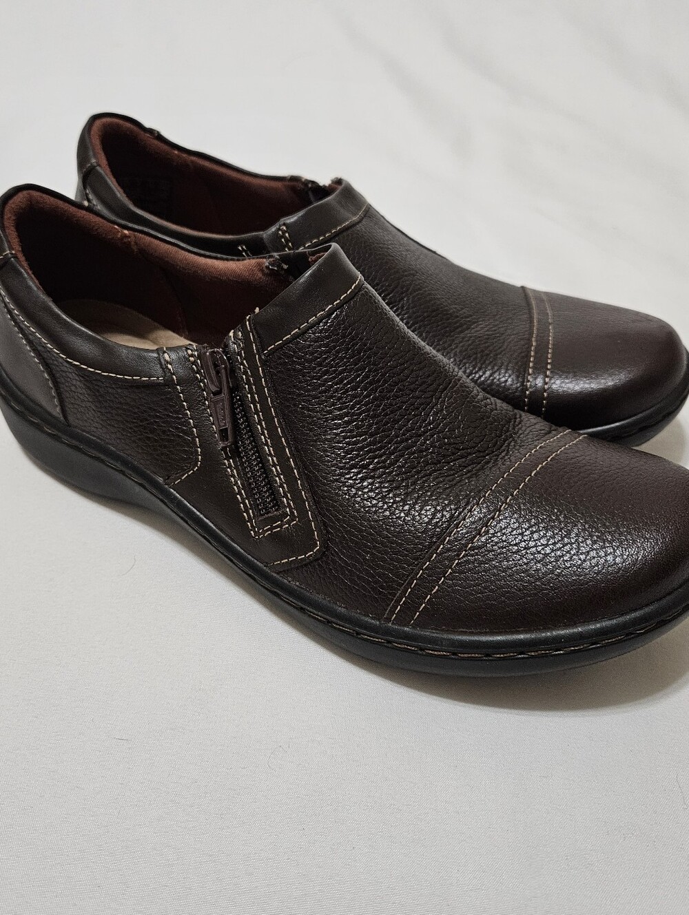 Clarks CORA GINY Zip Loafers Womens Size 8 M Brown Textured Leather Moccasins